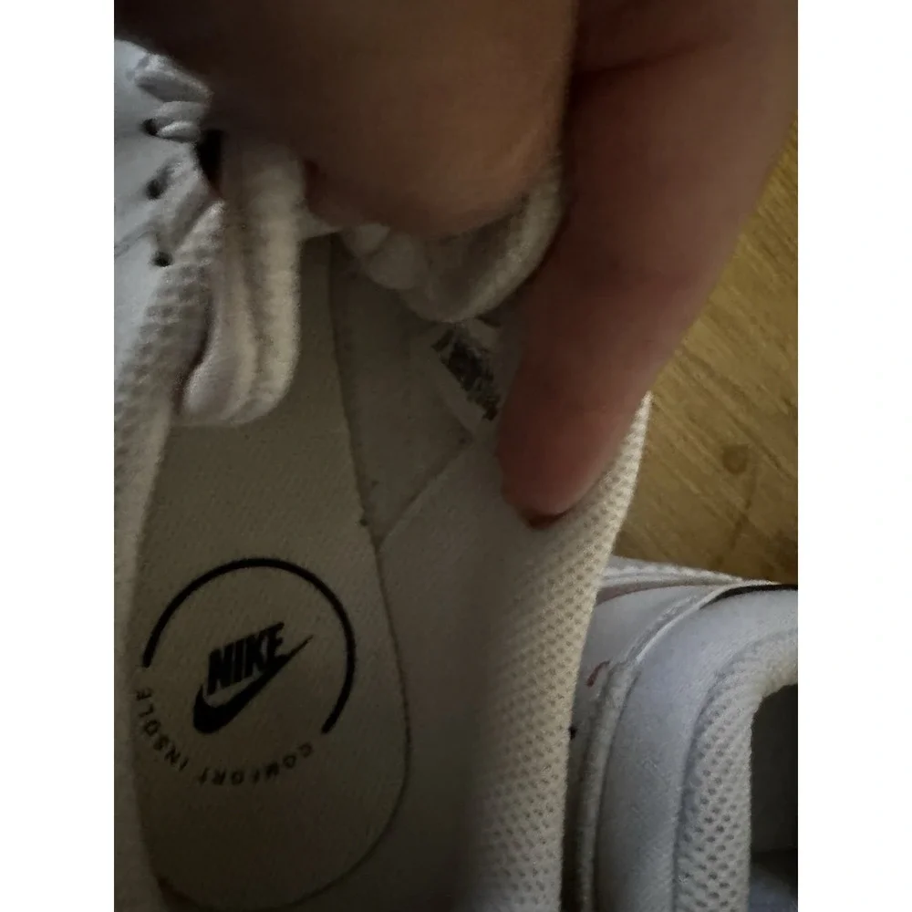 Nike women court